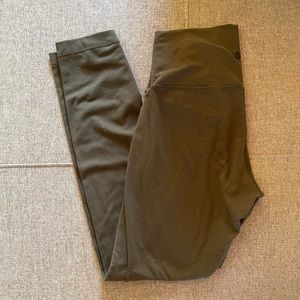 Lululemon olive green Capri legging (size 6 or 8)